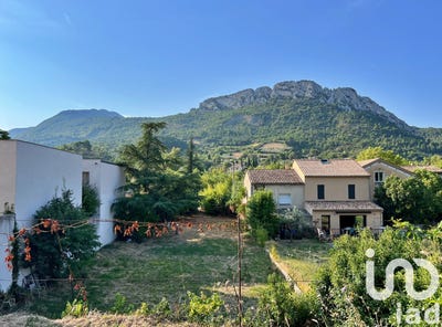/international/fr/buis-les-baronnies-rhone-310101736347/