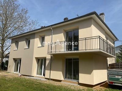 /international/fr/laval-pays-de-la-loire-310108595338/