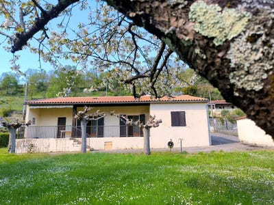 /international/fr/chalabre-languedoc-roussillon-310105824327/