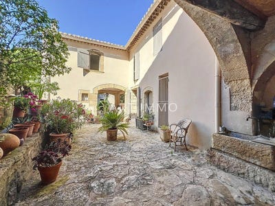 /international/fr/robion-provence-alpes-cote-d-azur-310100761550/