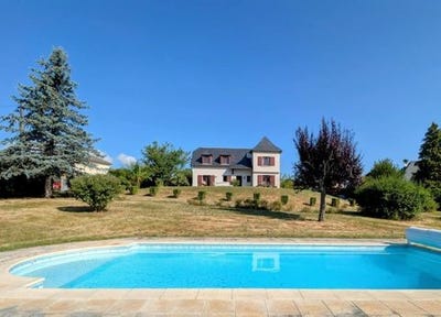 /international/fr/saignes-auvergne-310101385669/?lang=en