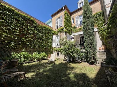 /international/fr/vichy-auvergne-310108211440/