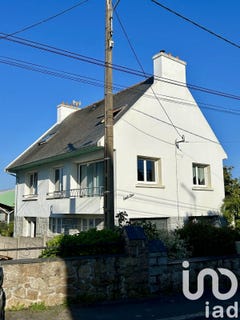 /international/fr/treguier-brittany-310098123355/