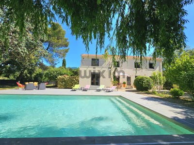 /international/fr/monteils-languedoc-roussillon-310107942792/