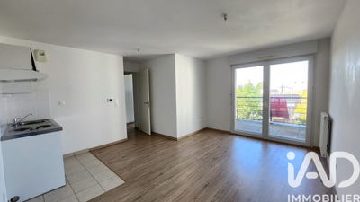 /international/fr/reze-pays-de-la-loire-310107642733/