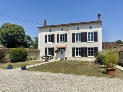 /international/fr/loubille-charente-310100860967/