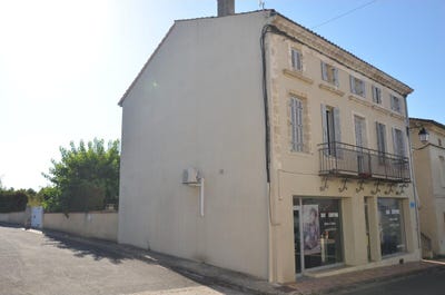 /international/fr/la-roche-chalais-aquitaine-310109651313/