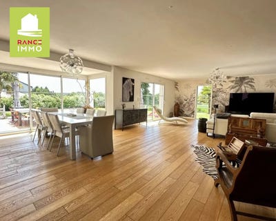 /international/fr/plouer-sur-rance-brittany-310108137577/