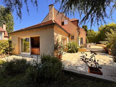 /international/fr/saint-nom-la-breteche-ile-de-france-310100659472/?lang=zh-cn