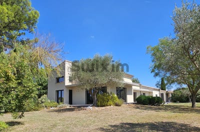 /international/fr/rochefort-du-gard-languedoc-roussillon-310108044182/