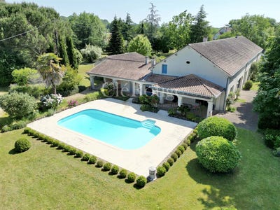 /international/fr/montpon-menesterol-aquitaine-310106283038/