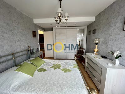 /international/fr/saint-bonnet-le-chateau-centre-val-de-loire-120096838988/