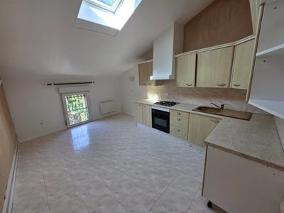 /international/fr/8-rue-du-griffe-saint-quentin-la-poterie-languedoc-roussillon-310107978976/