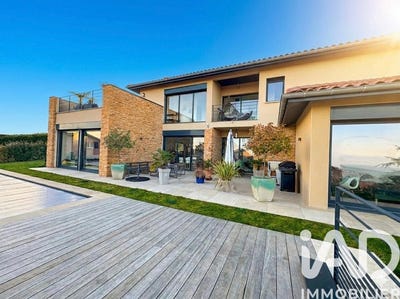 /international/fr/poleymieux-au-mont-d-or-rhone-310106134326/