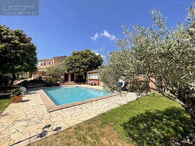 /international/fr/nimes-languedoc-roussillon-310108328985/