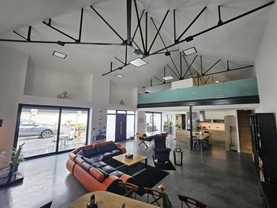 /international/fr/1-bis-rue-de-pouilloux-montceau-les-mines-burgundy-310108037561/