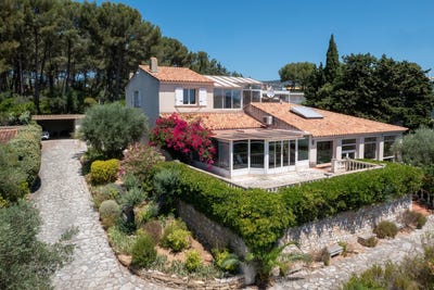/international/fr/sanary-sur-mer-hh-15859315-sanary-sur-mer-provence-alpes-cote-d-azur-310100990090/