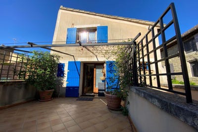 /international/fr/saint-quentin-la-poterie-languedoc-roussillon-120096623045/
