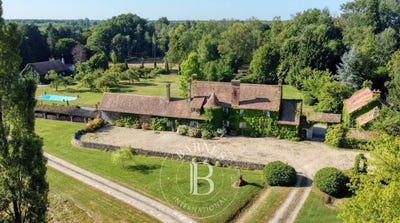 /international/fr/fontainebleau-ile-de-france-310100607574/