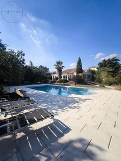 /international/fr/caux-languedoc-roussillon-310102489309/