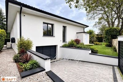 /international/fr/leognan-aquitaine-310107564576/
