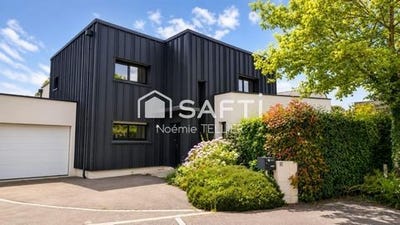 /international/fr/noyal-sur-vilaine-brittany-310108995190/