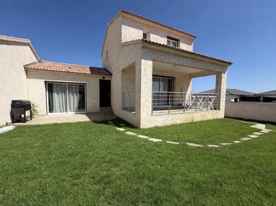 /international/fr/borgo-corsica-310110289798/
