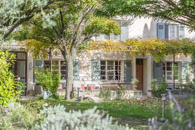 /international/fr/l-isle-sur-la-sorgue-provence-alpes-cote-d-azur-310100081786/