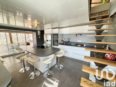 /international/fr/labastide-sur-besorgues-rhone-310098417463/
