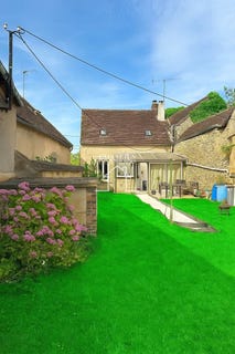 /international/fr/villeneuve-sur-yonne-burgundy-310100708051/