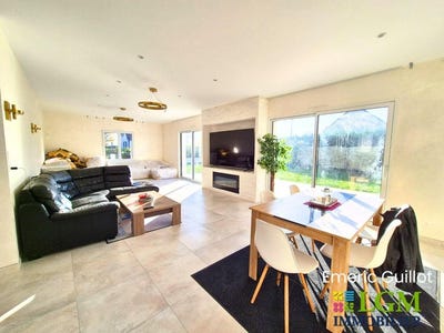 /international/fr/blois-centre-val-de-loire-310109095162/?lang=th