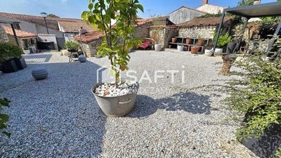 /international/fr/la-bretonniere-la-claye-pays-de-la-loire-310105821374/