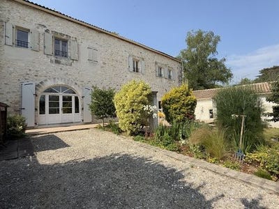 /international/fr/vouzan-charente-310106831683/