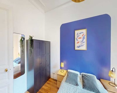 /international/fr/boulevard-malesherbes-paris-ile-de-france-310108645378/