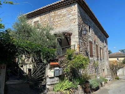 /international/fr/berrias-et-casteljau-rhone-310109099803/