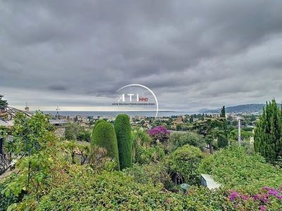 /international/fr/antibes-provence-alpes-cote-d-azur-310101391538/?lang=en