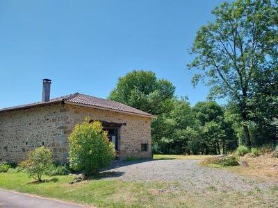 /international/fr/genouillac-charente-310107921311/