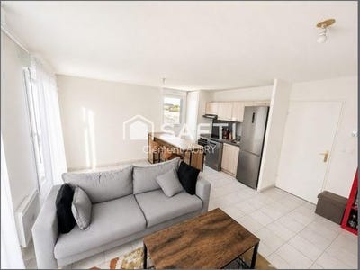 /international/fr/laval-pays-de-la-loire-310105773930/