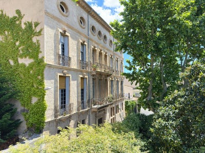 /international/fr/pezenas-languedoc-roussillon-310108158534/