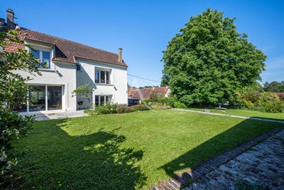 /international/fr/neuville-bosc-picardie-310109239135/