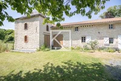 /international/fr/chantonnay-pays-de-la-loire-310100709381/