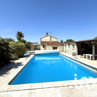 /international/fr/trizay-centre-val-de-loire-310100438072/