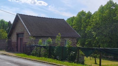 /international/fr/saint-pantaleon-de-larche-limousin-310107972653/