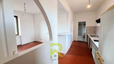 /international/fr/ginestas-languedoc-roussillon-310106053794/