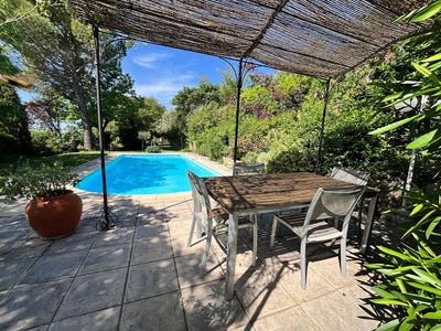 /international/fr/saint-paul-trois-chateaux-rhone-310107415069/