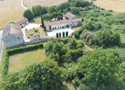 /international/fr/blanzay-charente-310095474881/