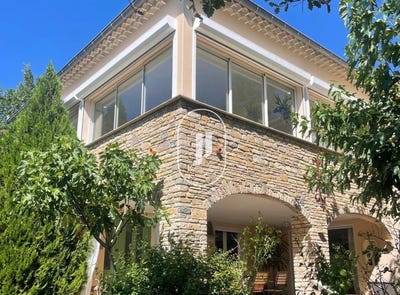 /international/fr/monteils-languedoc-roussillon-310101135142/?lang=en