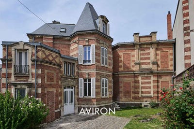 /international/fr/chartres-centre-val-de-loire-310107743237/
