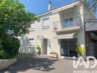 /international/fr/parcay-meslay-centre-val-de-loire-310106993198/