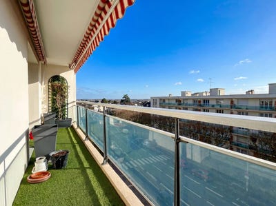 /international/fr/blois-centre-val-de-loire-310108843238/